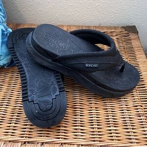 Black Textured Thong Sandals with Cushioned Sole